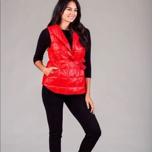 NWT Anorak Quilted Wrap Vest in New Red Medium Winter Light Down Vest Packable